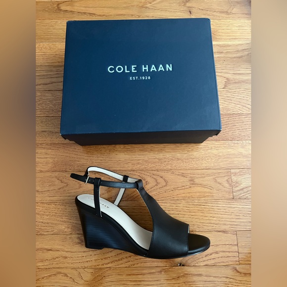 NIB NWT COLE HAAN MADDIE OPEN TOE WEDGE BLACK 7/37 W13616 - Picture 3 of 6